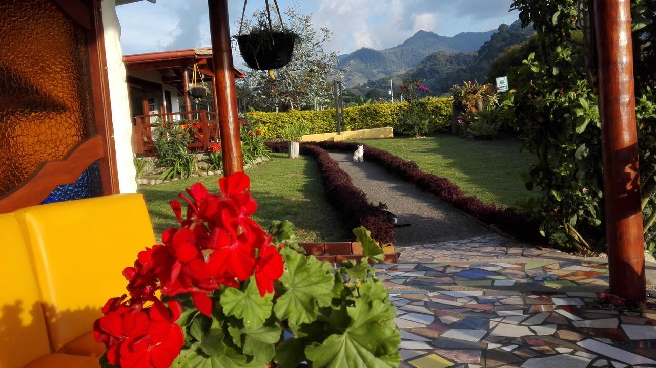 ハルディン Coliving La Boira Bed & Breakfast エクステリア 写真