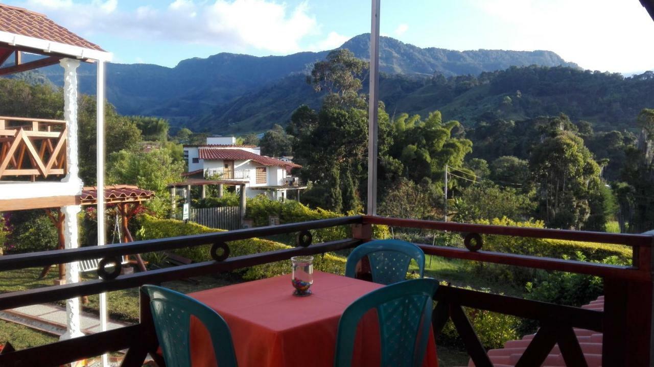 ハルディン Coliving La Boira Bed & Breakfast エクステリア 写真